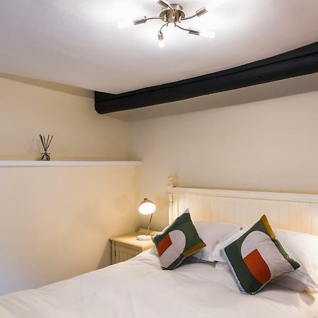 Апартаменты Luxury 3 Bed Flat In The Centre Of Вудсток Экстерьер фото